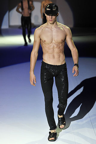 Emporio Armani / - 2011